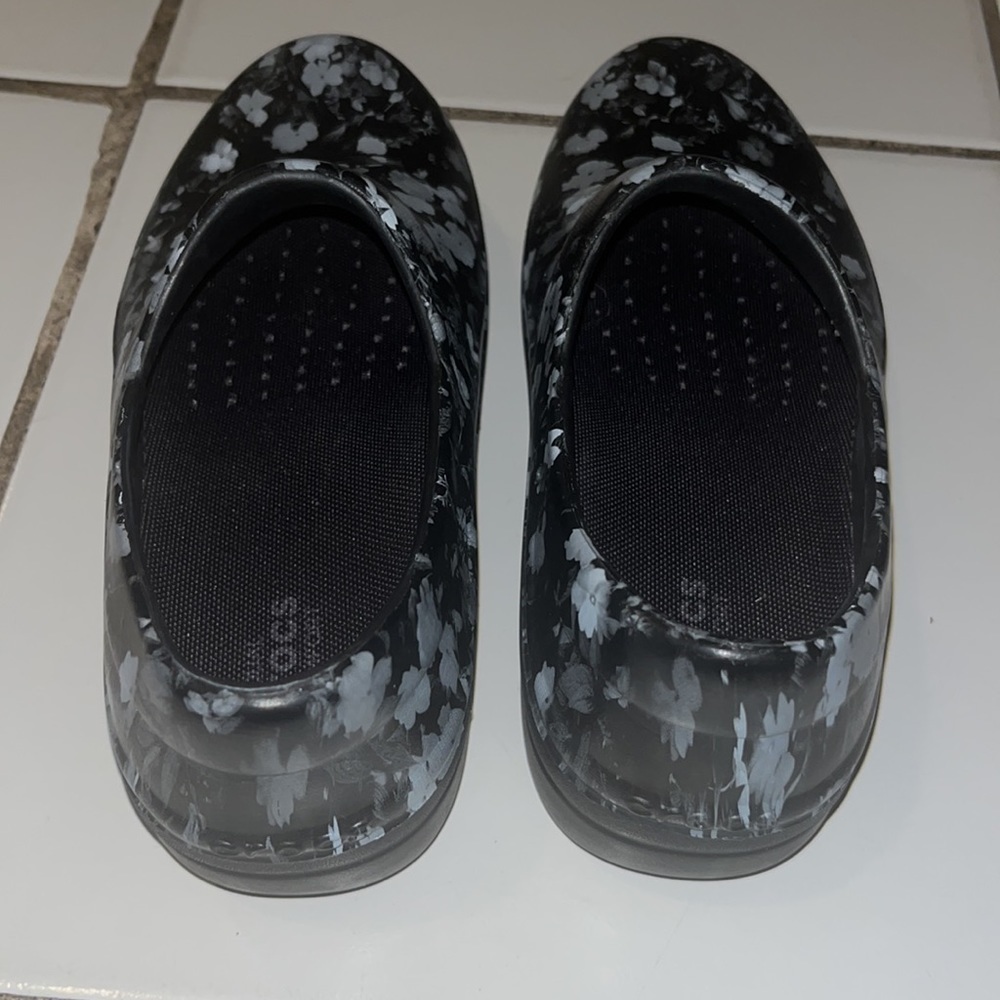 Women's Black Neria Pro Ii Clog | Slip Resistant Work Shoes - Picture 12 of 12